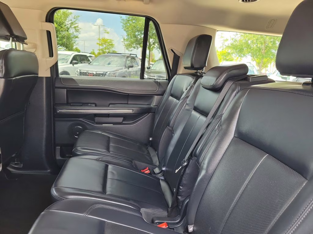 2024 Silver Metallic Ford Expedition Max XLT RWD SUV