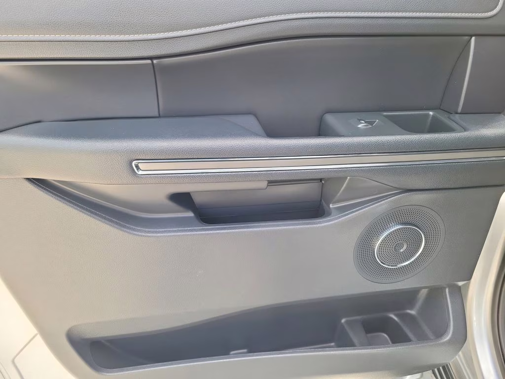 2024 Silver Metallic Ford Expedition Max XLT RWD SUV