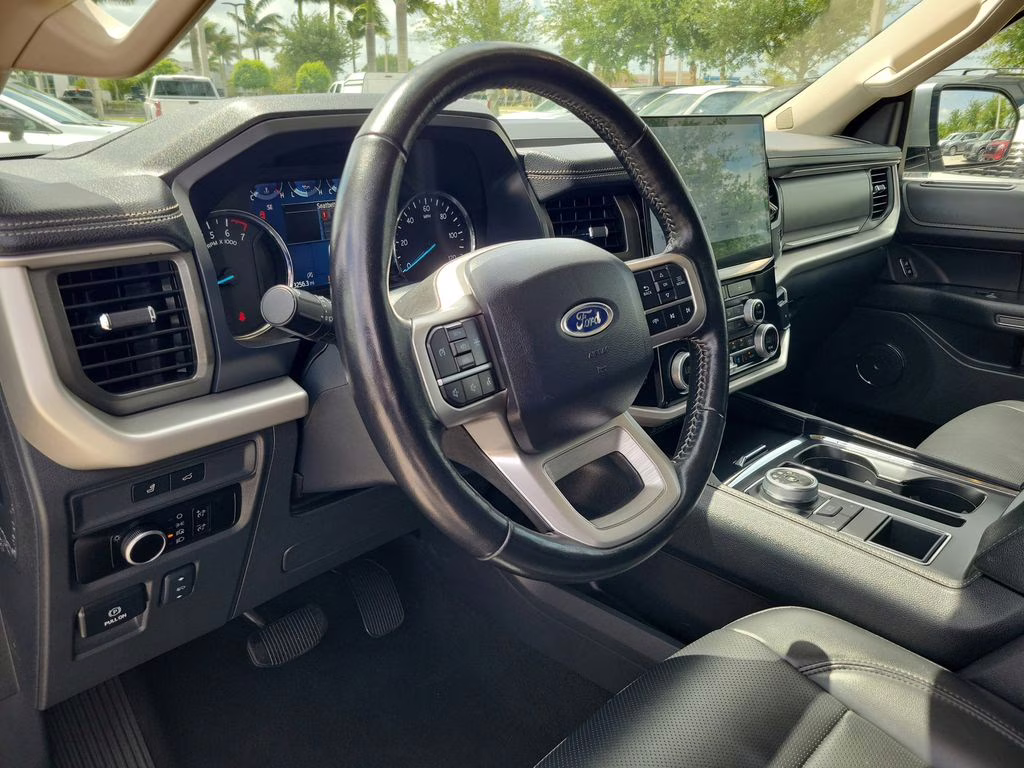 2024 Silver Metallic Ford Expedition Max XLT RWD SUV
