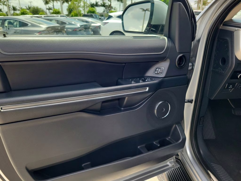 2024 Silver Metallic Ford Expedition Max XLT RWD SUV