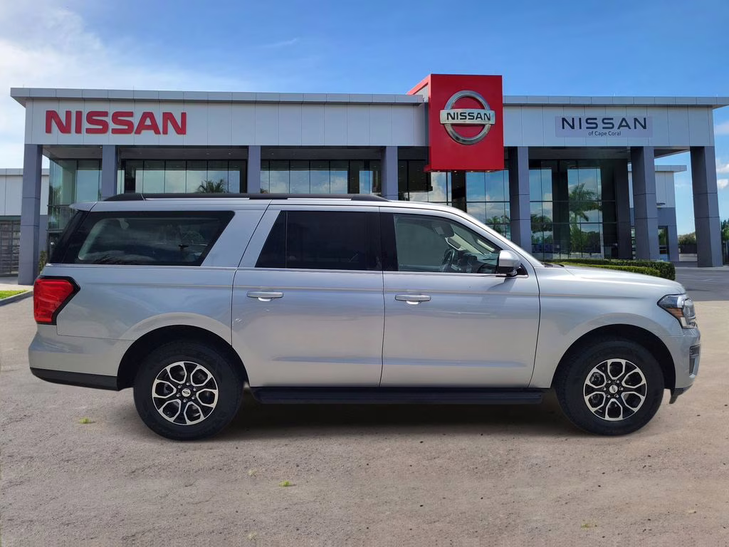 2024 Silver Metallic Ford Expedition Max XLT RWD SUV