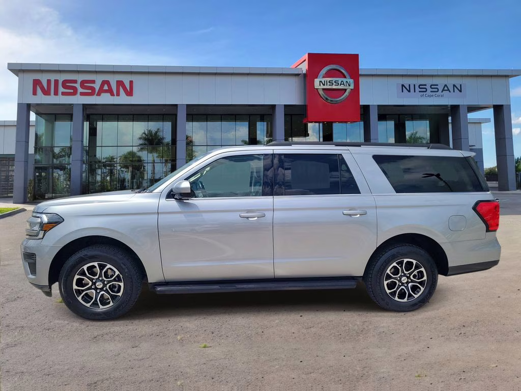 2024 Silver Metallic Ford Expedition Max XLT RWD SUV
