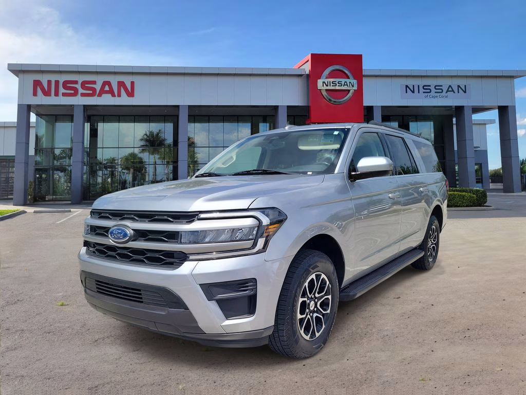 2024 Silver Metallic Ford Expedition Max XLT RWD SUV
