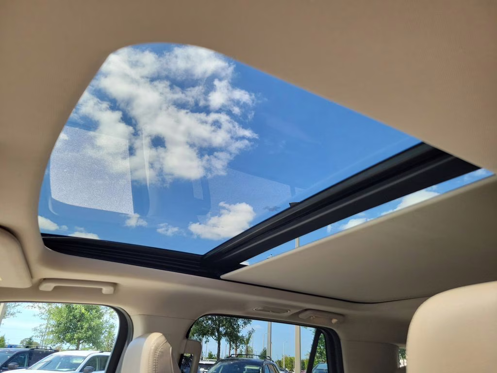 2024 Oxford White Ford Expedition Limited 4X4 SUV