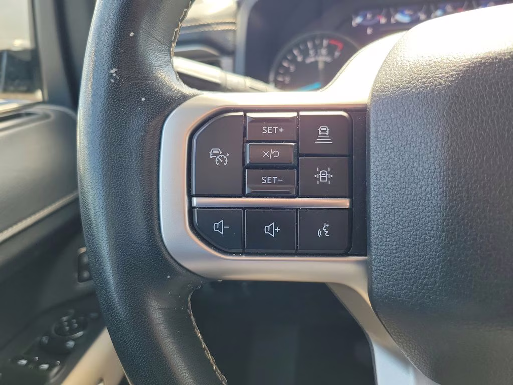 2024 Oxford White Ford Expedition Limited 4X4 SUV