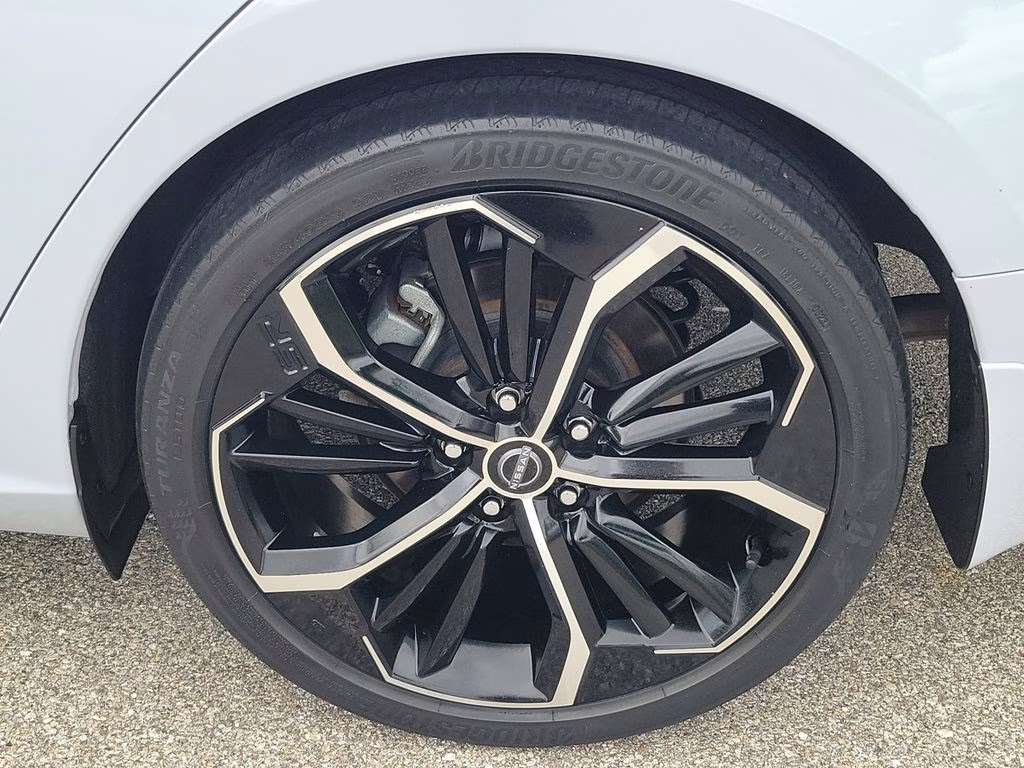 2023 Pearl Nissan Altima 2.5 SR FWD Sedan