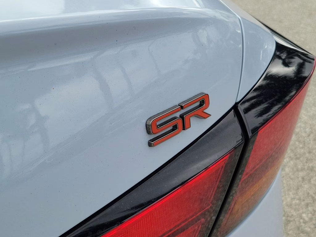 2023 Pearl Nissan Altima 2.5 SR FWD Sedan