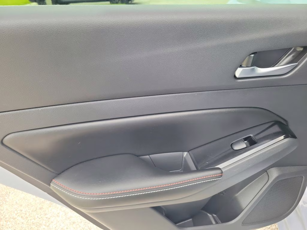 2023 Pearl Nissan Altima 2.5 SR FWD Sedan