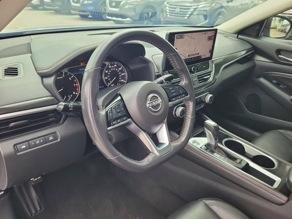 2023 Pearl Nissan Altima 2.5 SR FWD Sedan
