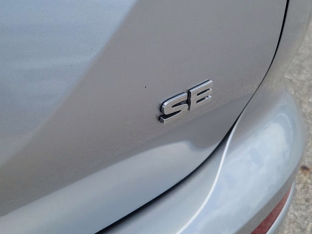 2024 Alloy Silver Metallic/Black Roof Mitsubishi Outlander SE AWD SUV