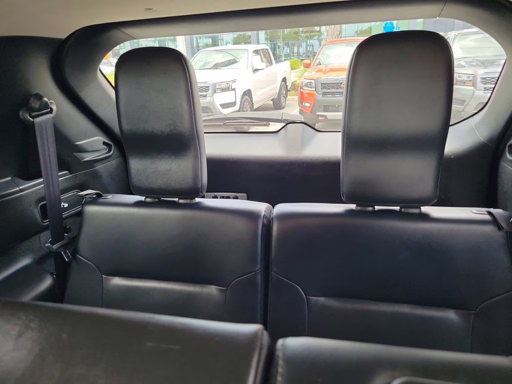 2024 Alloy Silver Metallic/Black Roof Mitsubishi Outlander SE AWD SUV