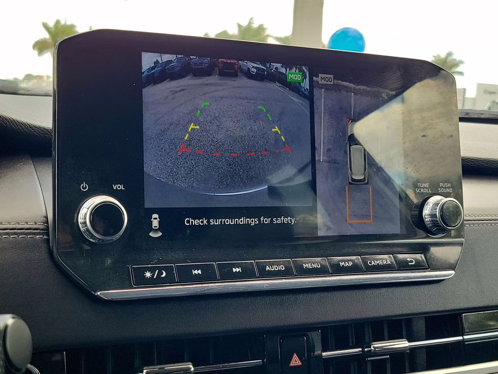 2024 Alloy Silver Metallic/Black Roof Mitsubishi Outlander SE AWD SUV