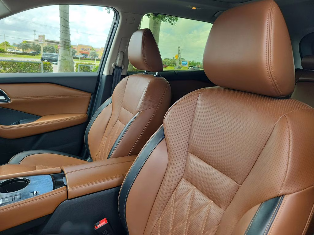 2024 Champagne Silver Metallic Nissan Rogue Platinum FWD SUV