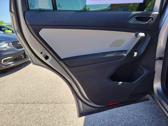 2021 Silver Metallic Volkswagen Tiguan 2.0T SE R-Line Black FWD SUV