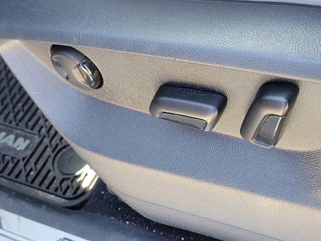 2021 Silver Metallic Volkswagen Tiguan 2.0T SE R-Line Black FWD SUV