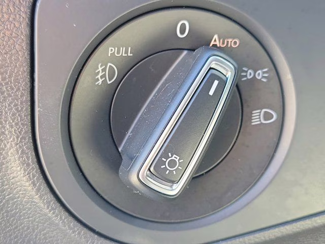 2021 Silver Metallic Volkswagen Tiguan 2.0T SE R-Line Black FWD SUV