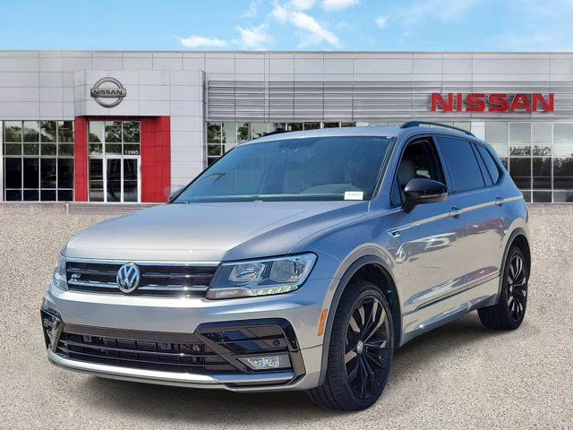 2021 Silver Metallic Volkswagen Tiguan 2.0T SE R-Line Black FWD SUV