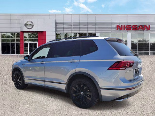 2021 Silver Metallic Volkswagen Tiguan 2.0T SE R-Line Black FWD SUV