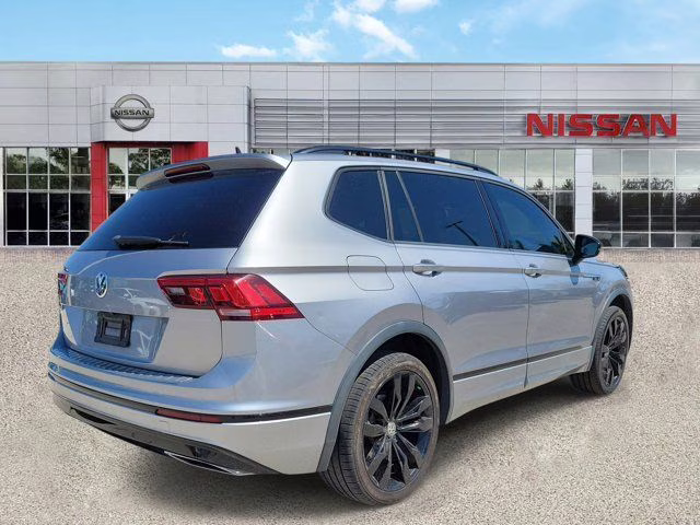 2021 Silver Metallic Volkswagen Tiguan 2.0T SE R-Line Black FWD SUV