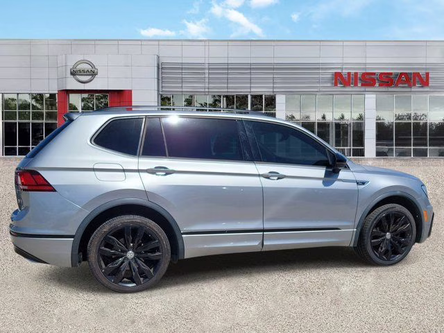 2021 Silver Metallic Volkswagen Tiguan 2.0T SE R-Line Black FWD SUV