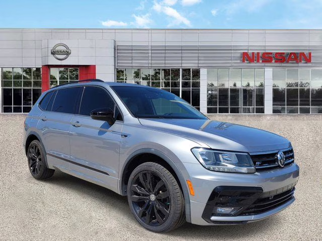 2021 Silver Metallic Volkswagen Tiguan 2.0T SE R-Line Black FWD SUV