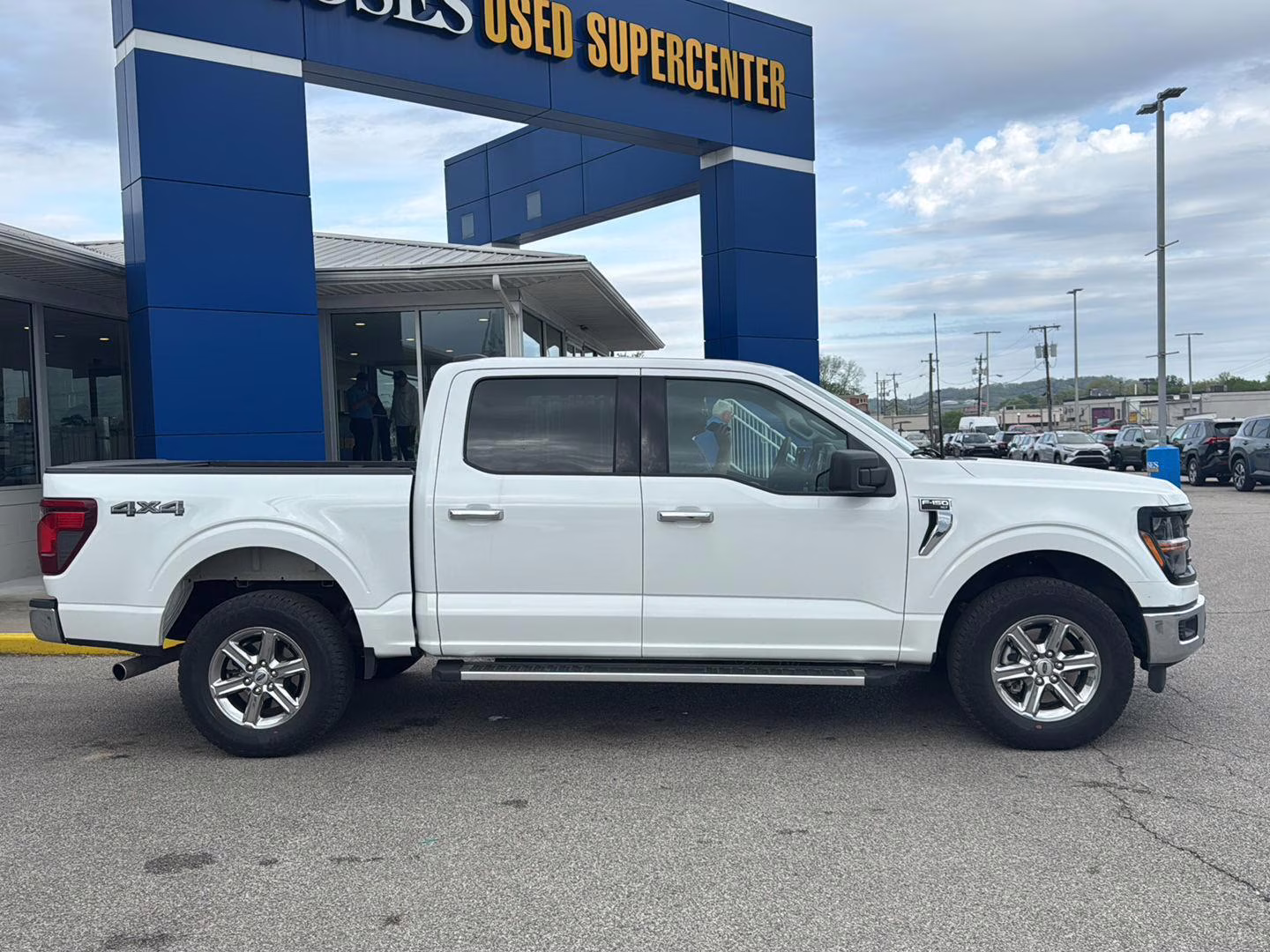 2025 Oxford White Ford F-150 XLT 4X4 Truck