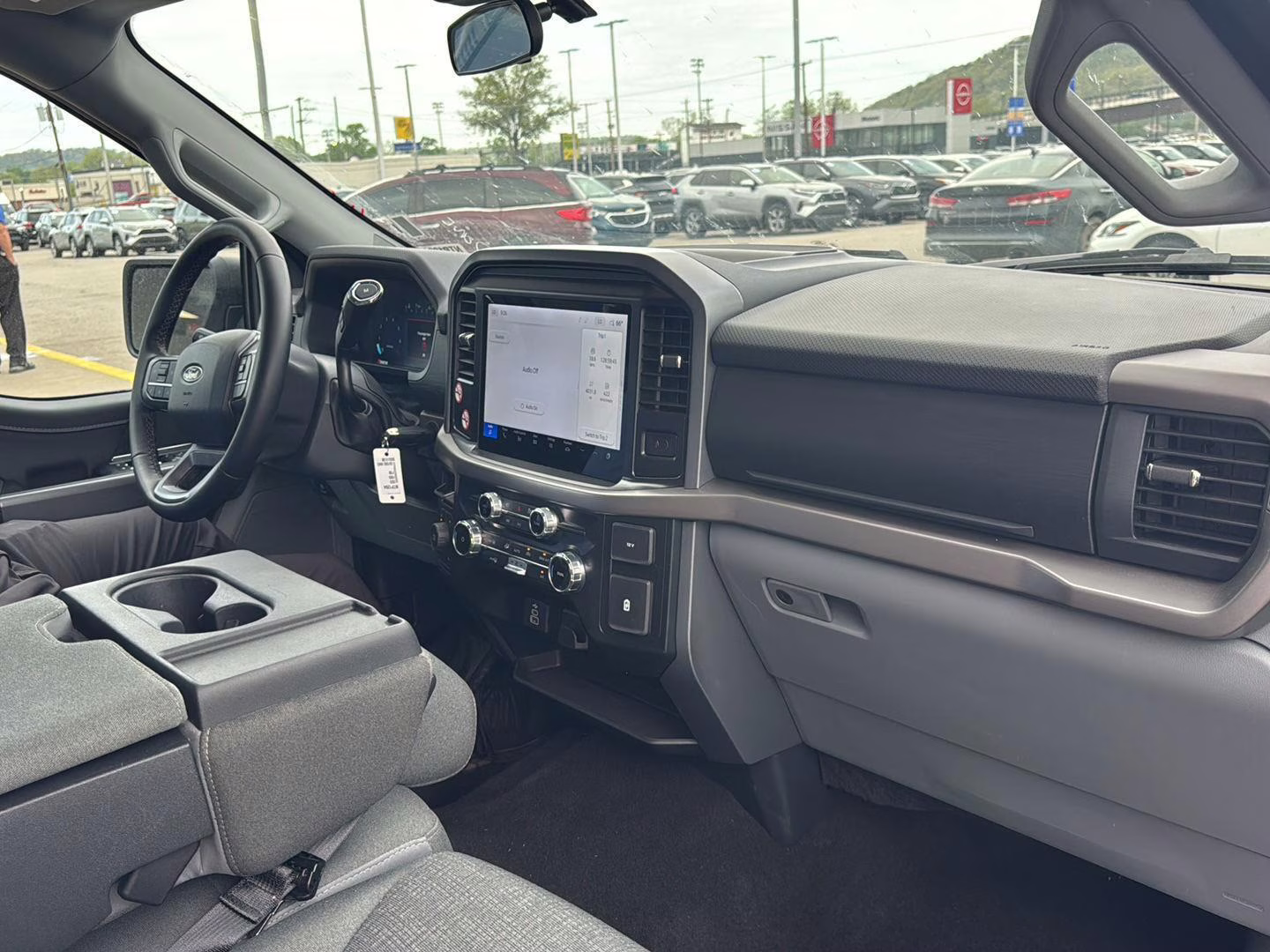 2025 Oxford White Ford F-150 XLT 4X4 Truck