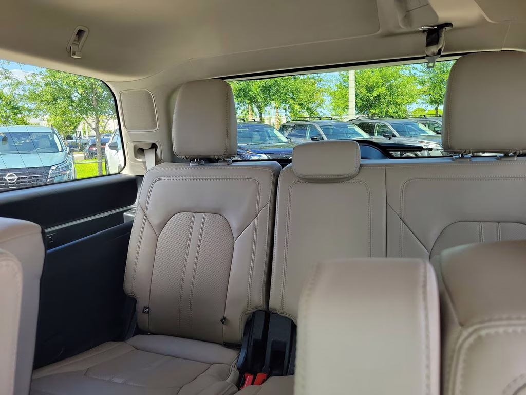 2024 Oxford White Ford Expedition Limited 4X4 SUV