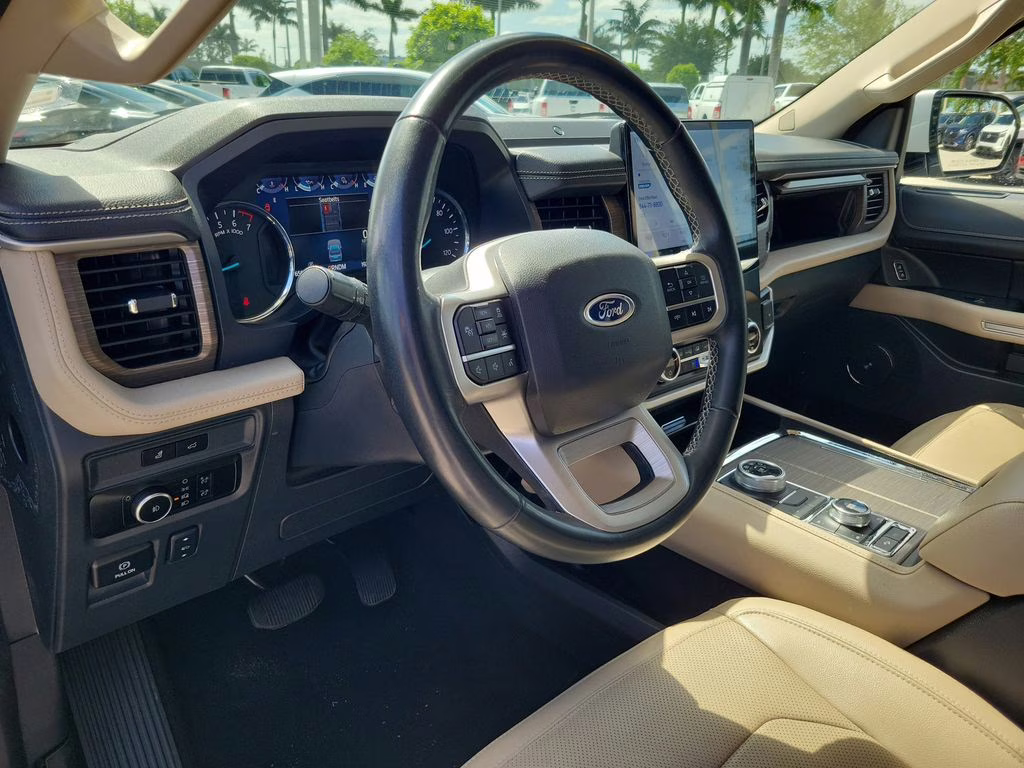 2024 Oxford White Ford Expedition Limited 4X4 SUV