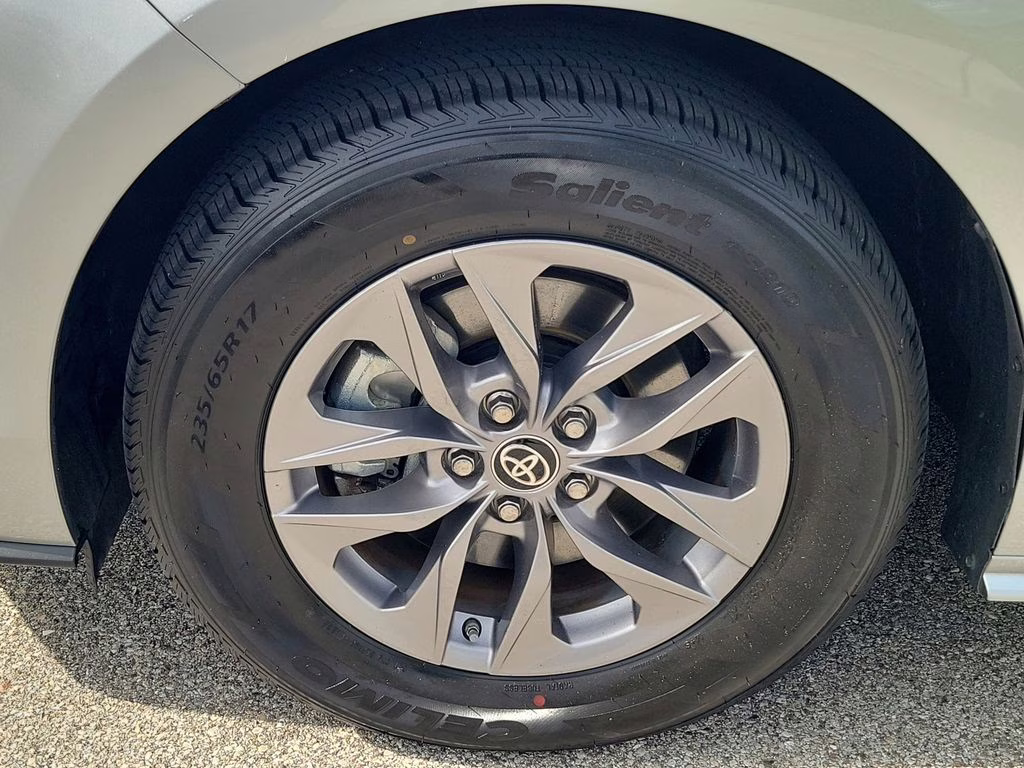 2025 Celestial Silver Metallic Toyota Sienna XLE FWD Van