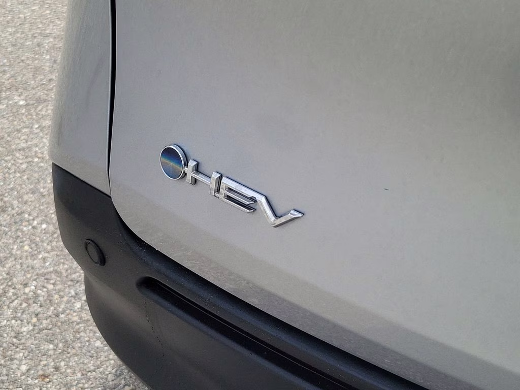 2025 Celestial Silver Metallic Toyota Sienna XLE FWD Van