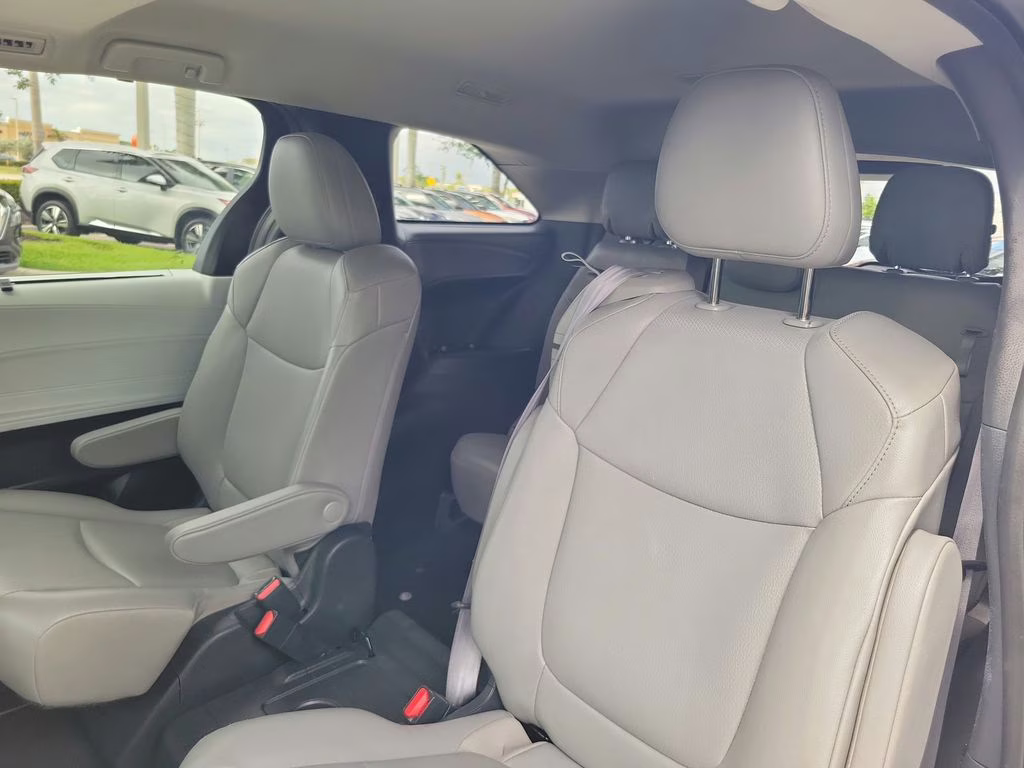 2025 Celestial Silver Metallic Toyota Sienna XLE FWD Van