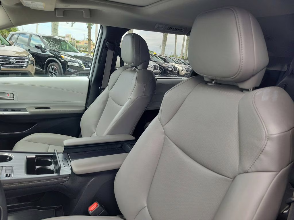2025 Celestial Silver Metallic Toyota Sienna XLE FWD Van
