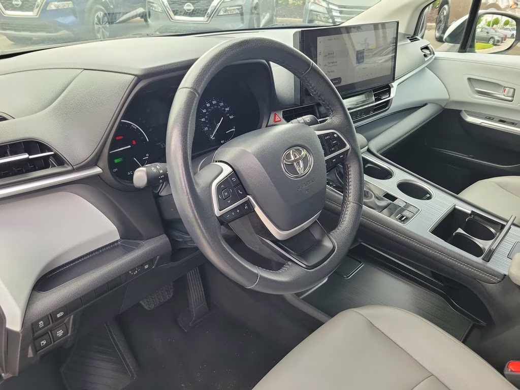 2025 Celestial Silver Metallic Toyota Sienna XLE FWD Van
