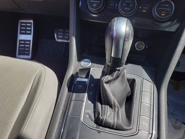 2021 Silver Metallic Volkswagen Tiguan 2.0T SE R-Line Black FWD SUV
