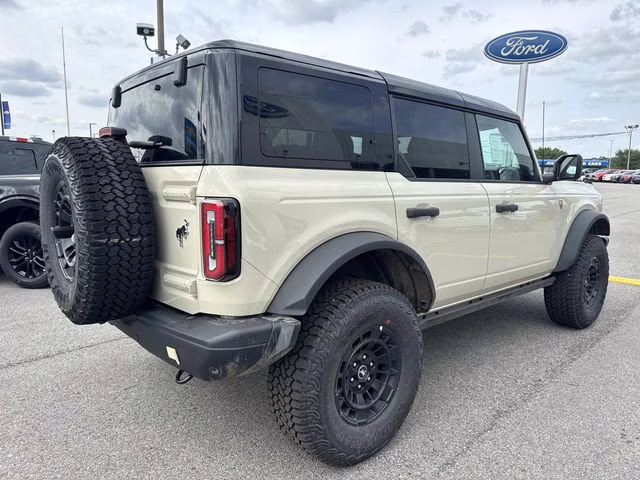 2026 Desert Sand Ford Bronco Badlands 4X4 SUV