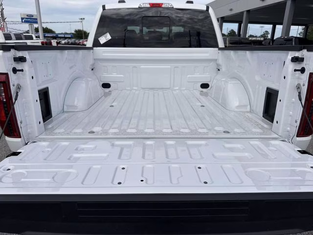 2026 Oxford White Ford F-150 XLT 4X4 Truck
