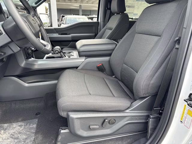 2026 Oxford White Ford F-150 XLT 4X4 Truck