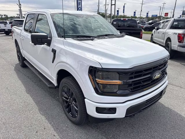 2026 Oxford White Ford F-150 XLT 4X4 Truck