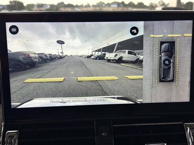 2023 White Metallic Lincoln Navigator Reserve RWD SUV