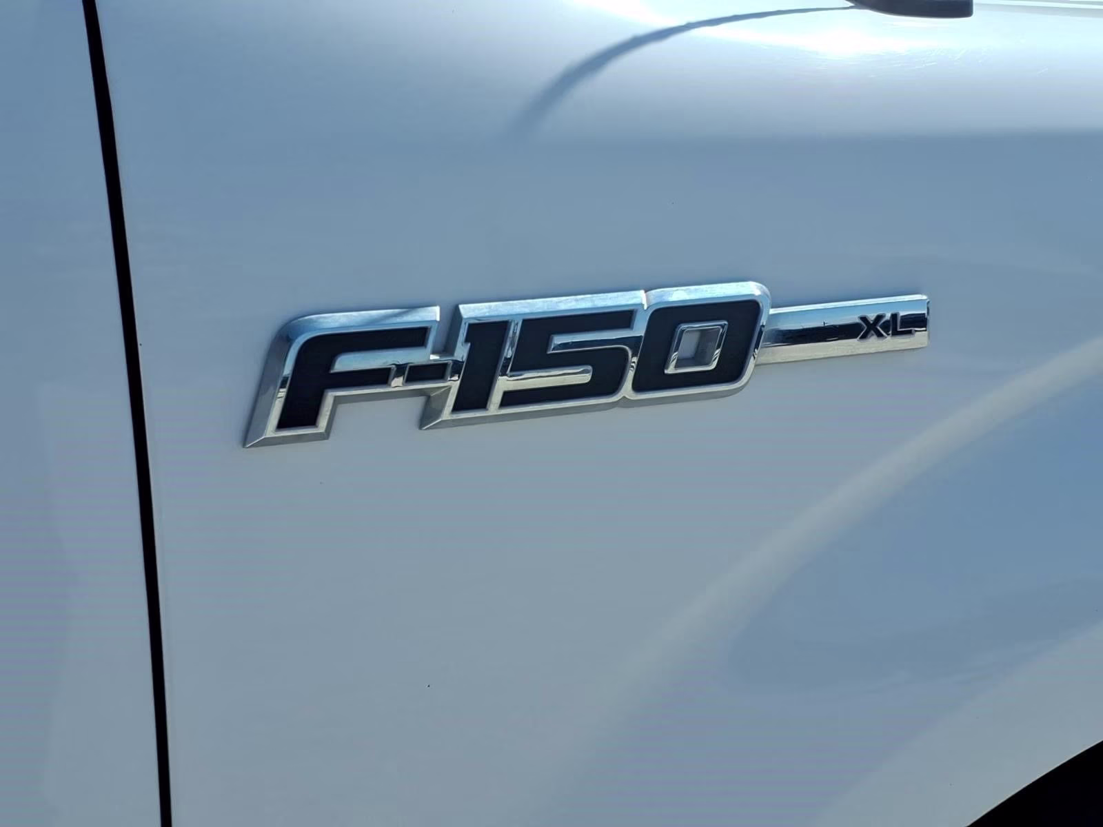 2014 Oxford White Ford F-150 XL RWD Truck