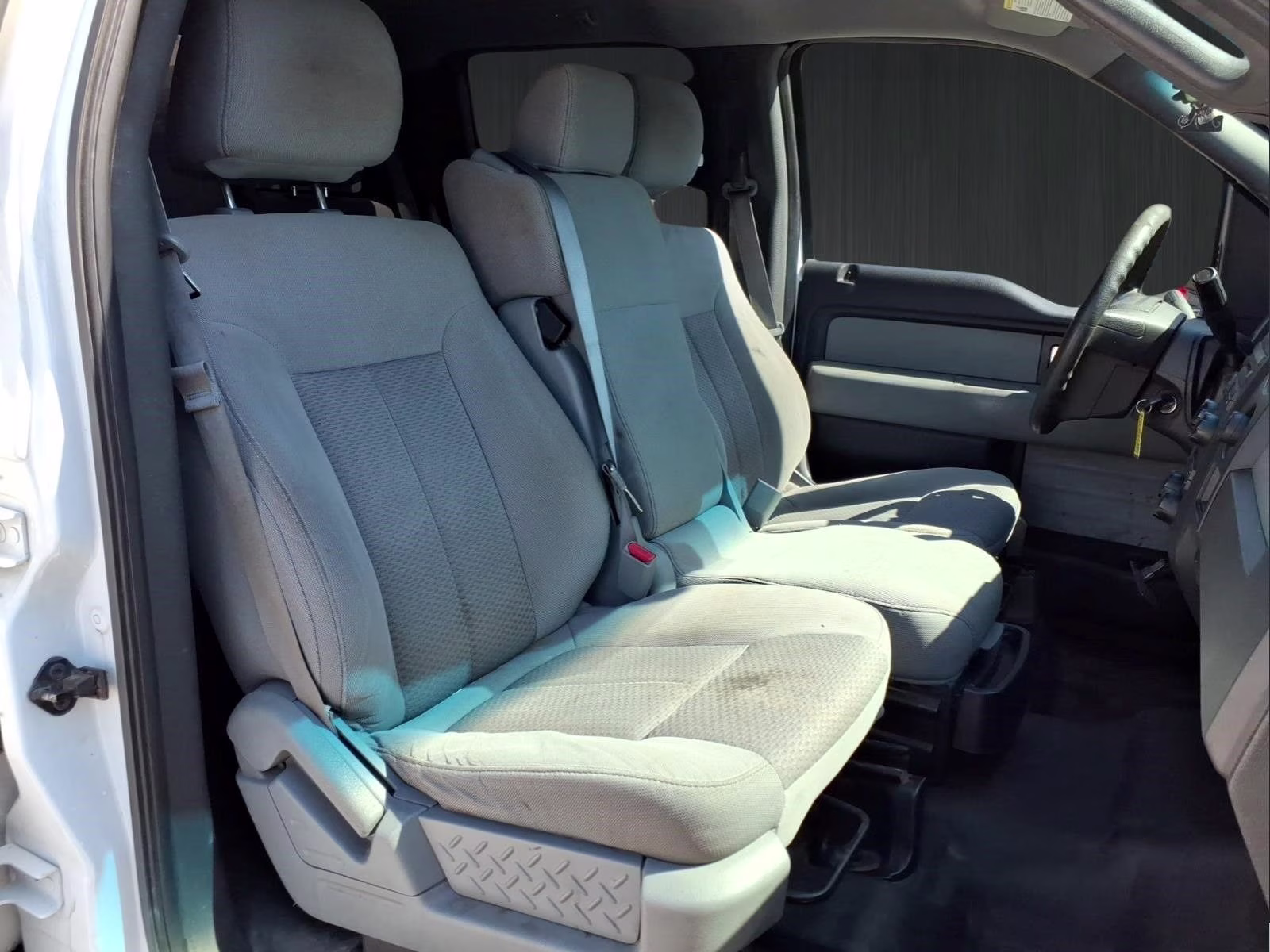 2014 Oxford White Ford F-150 XL RWD Truck