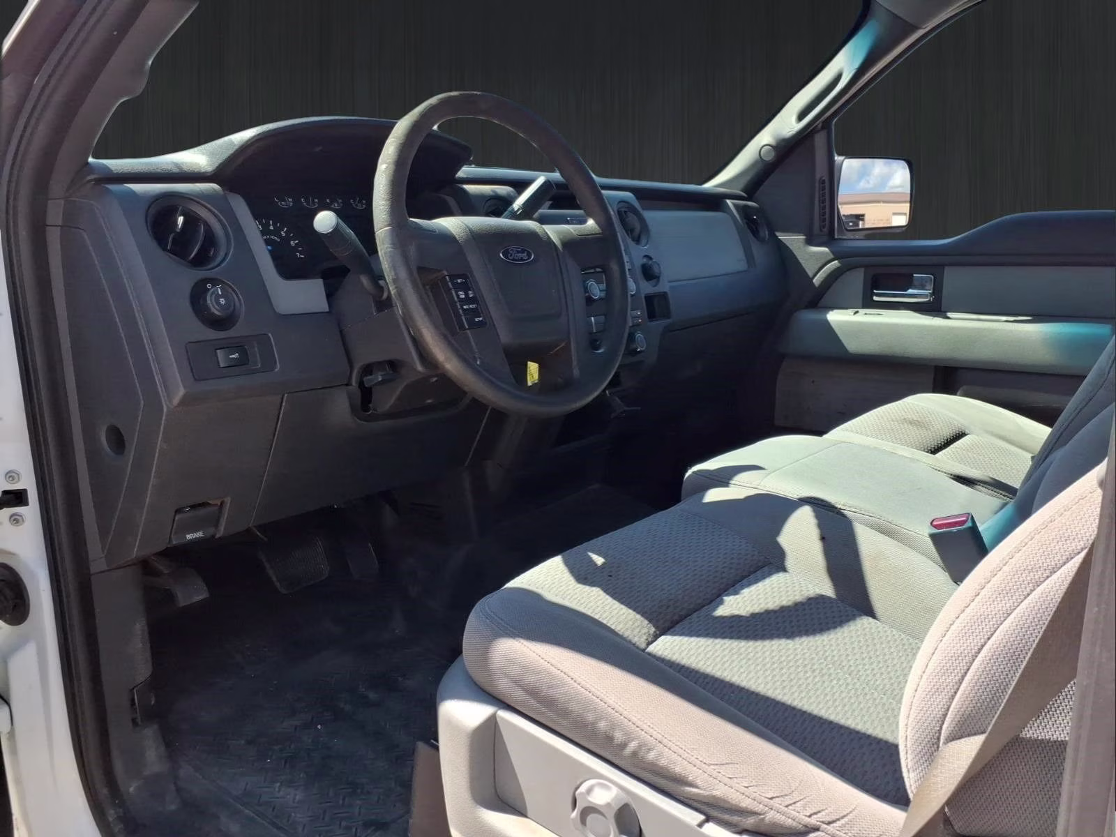 2014 Oxford White Ford F-150 XL RWD Truck