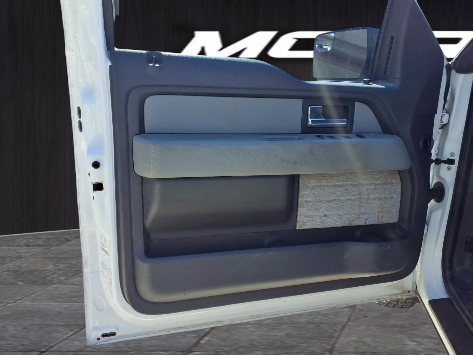 2014 Oxford White Ford F-150 XL RWD Truck