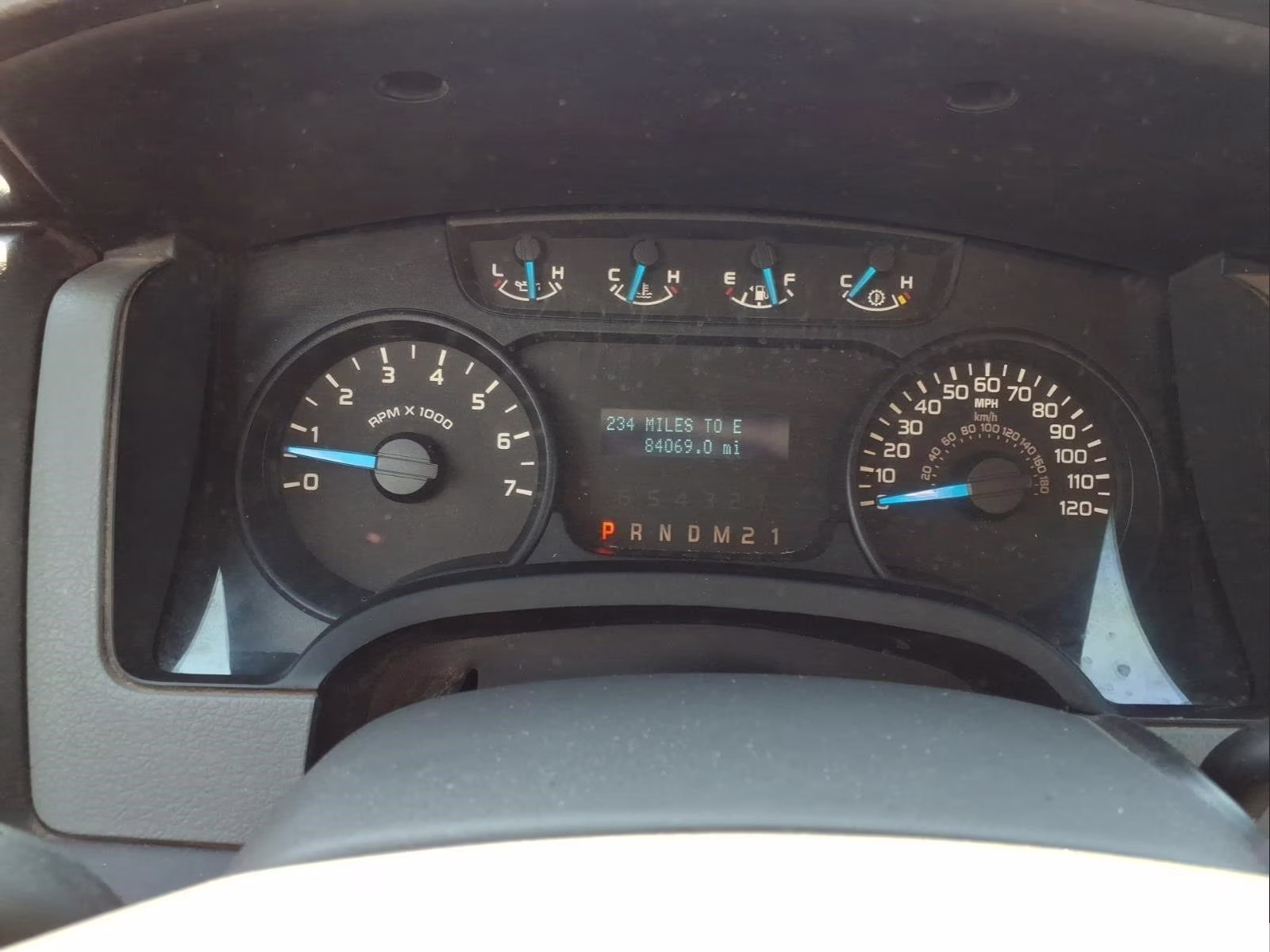 2014 Oxford White Ford F-150 XL RWD Truck