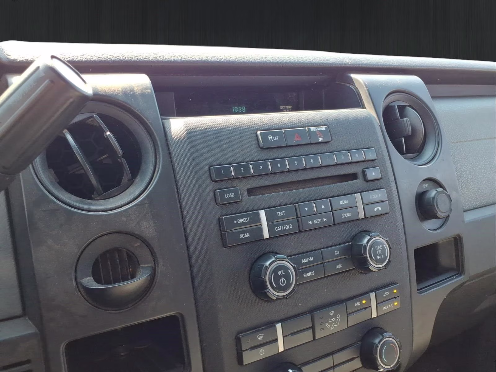 2014 Oxford White Ford F-150 XL RWD Truck