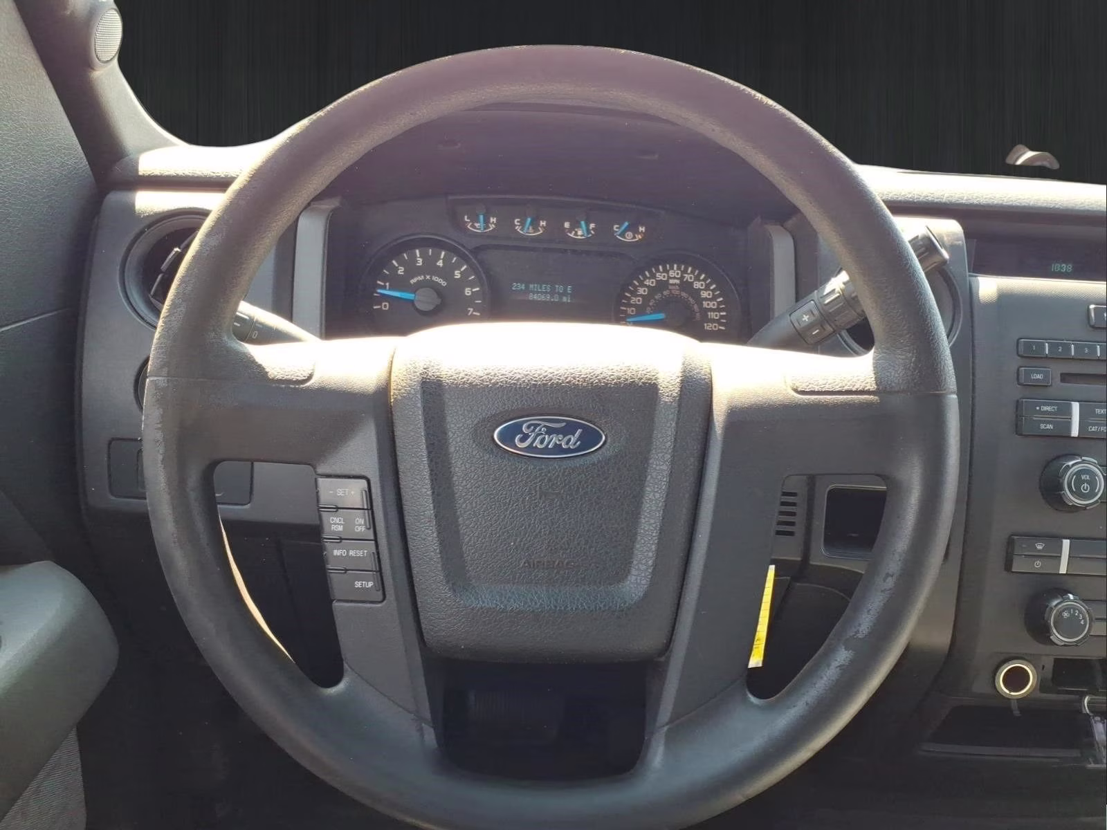2014 Oxford White Ford F-150 XL RWD Truck