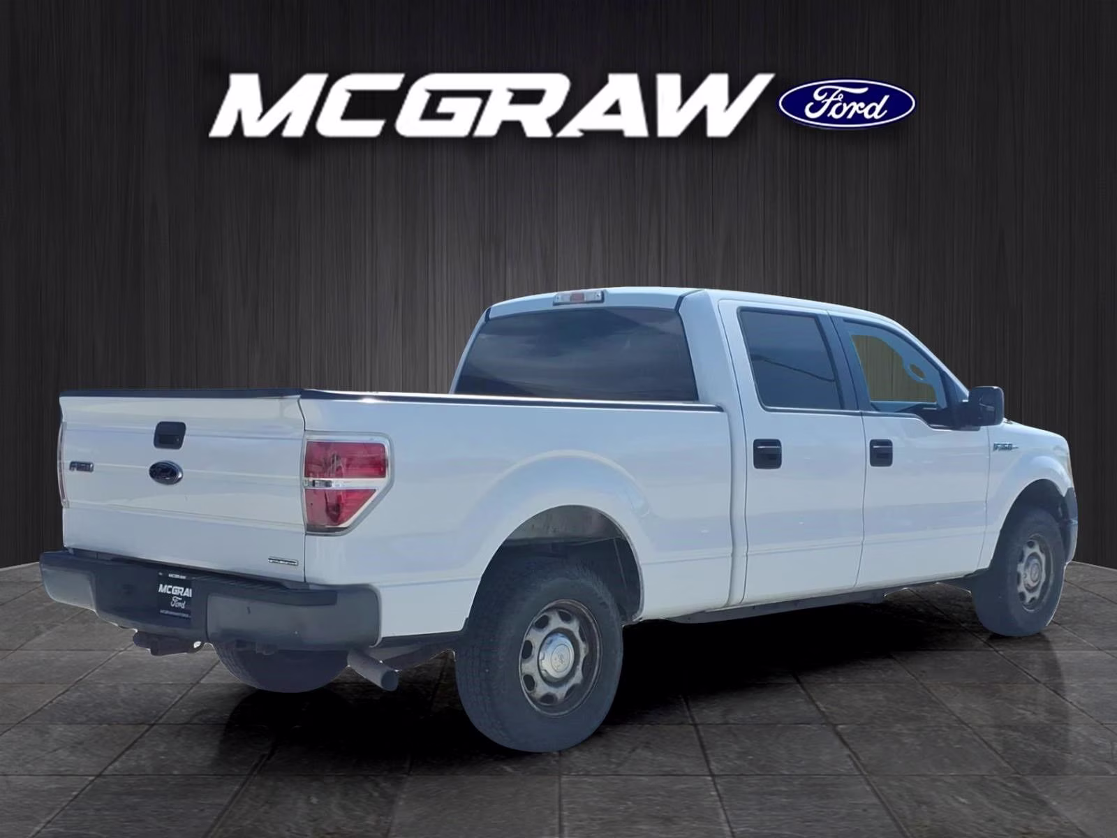 2014 Oxford White Ford F-150 XL RWD Truck
