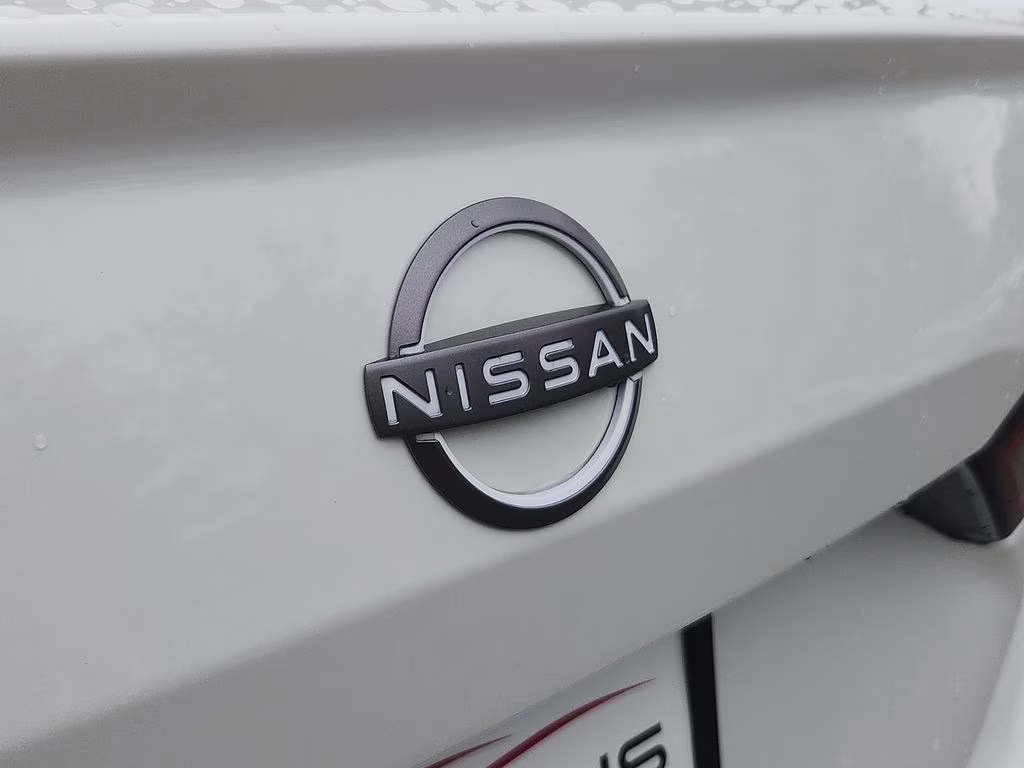 2026 Pearl White Tricoat Nissan Altima 2.5 SV FWD Sedan