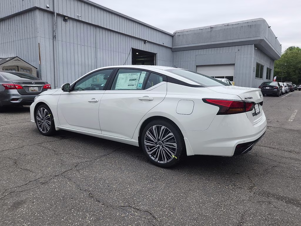 2026 Pearl White Tricoat Nissan Altima 2.5 SV FWD Sedan